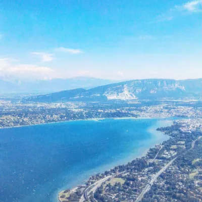 Najem apartmajev v Ženevi : Ženeva in Ženevsko jezero iz središča mesta