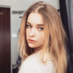 Juliya Mankovskaya je zanietená manažérka digitálneho marketingu v spoločnosti Daxx s 3 ročnými skúsenosťami. Je nadšená z oblasti marketingu, SEO, IT a moderných technológií. V súčasnosti je Juliya zodpovedná za SEO, Content Marketing, SMM.