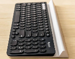 Logitech K780