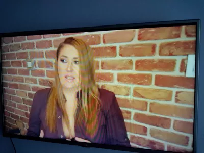 DLNA szerver Windows 10 rendszeren: média streaming a SmartShare TV-hez : Klaudia Klara csatornájának lejátszása a csatlakoztatott Smart TV-n