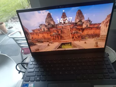 Ongororo yeNew 13-Inch Laptop Asus Zenbook : Yakanaka yakadarika skrini pane asus zenbook inoratidza windows 11 unlock screen mushure mekusimudzira kwemahara kubva kuWindows 10