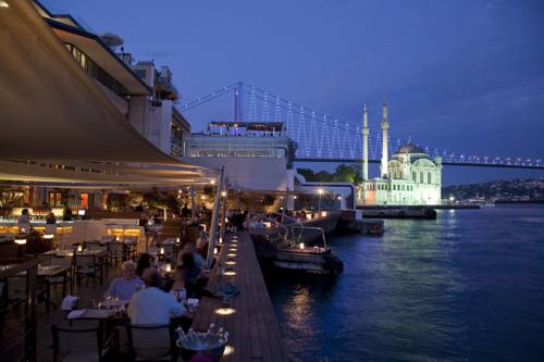 Best hotel to get free loyalty program reward nights in Istanbul : Radisson Blu Bosphorus Hotel